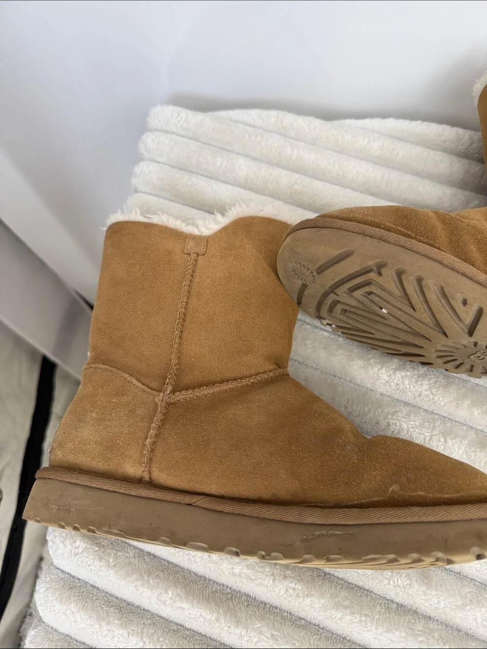 UGG good please
